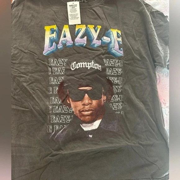 NWT Oversized Eazy-E T-SHIRT SIZE LARGE - Picture 3 of 4